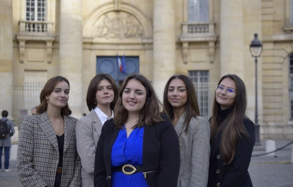 Photo du bureau de la promotion 2023-2024 du M2 Communication, sociologie du droit et de la justice Photo du bureau de la promotion 2023-2024 du M2 Communication, sociologie du droit et de la justice