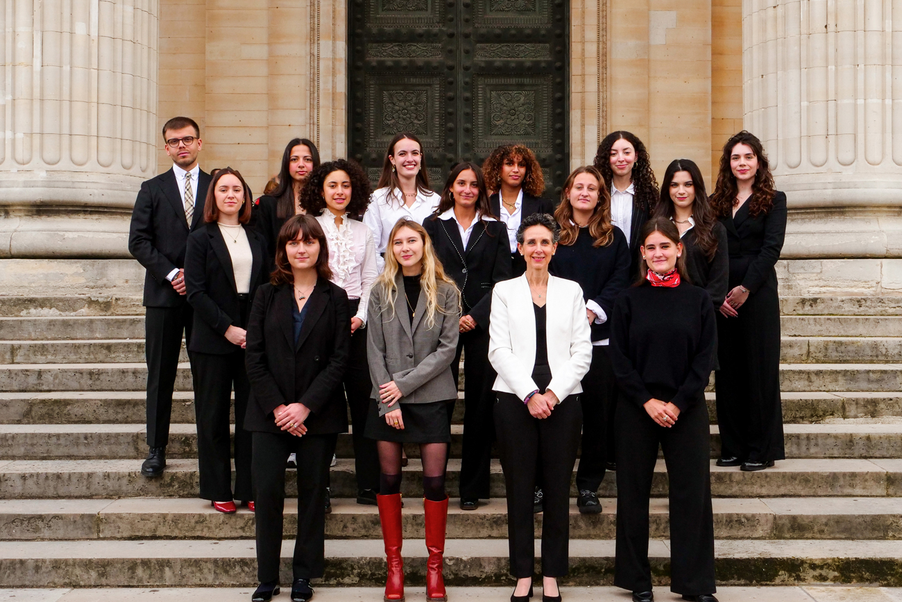 Photo des promotions 2024-2025 du M2 Communication et sociologie du droit et de la justice